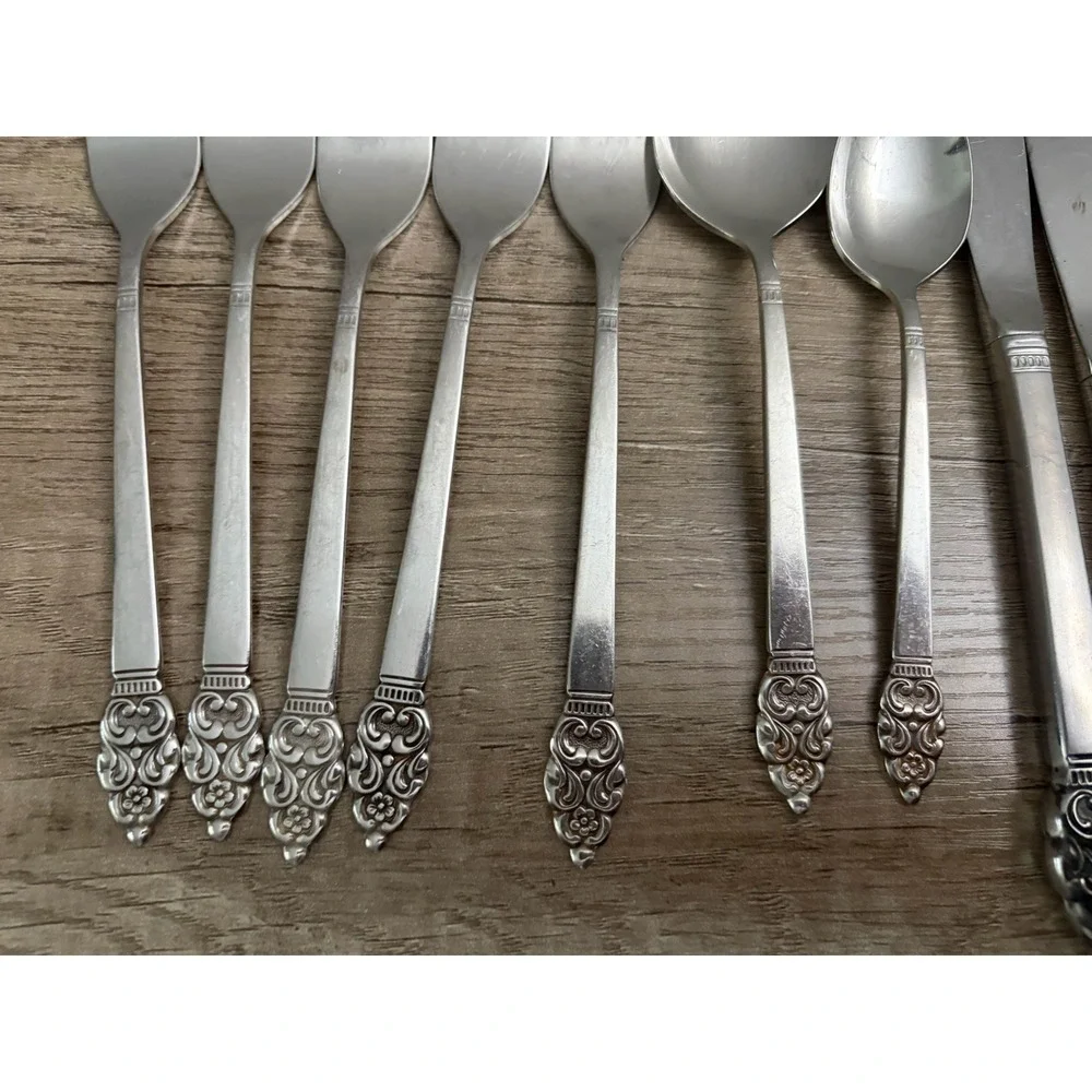 Oneida VINLAND Community Stainless flatware 18pcs Silverware Forks Spoon Knives